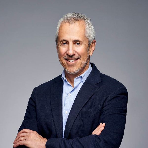 Setting the Table: The Transforming Power of Hospitality in Business-Paperback –by Danny Meyer - Image 2