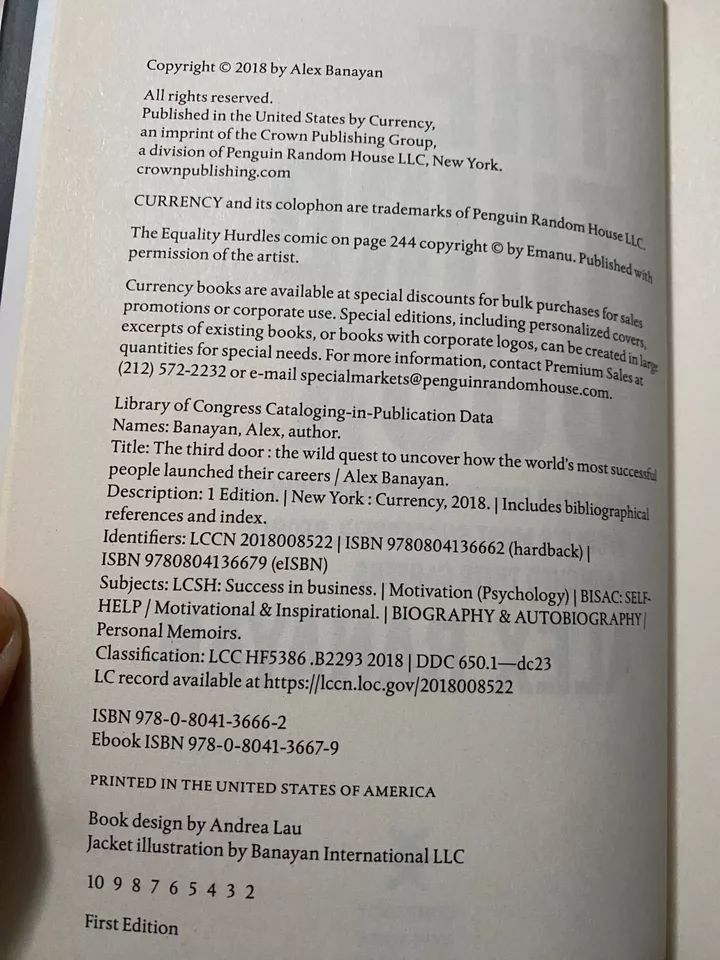 The High 5 Habit: Take Control of Your Life with One Simple Habit Paperback – by Mel Robbins - Image 3