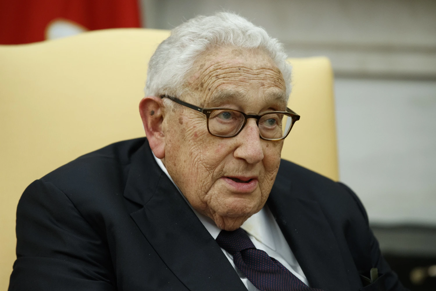 Leadership-Six Studies in World Strategy Paperback –by Henry Kissinger - Image 4